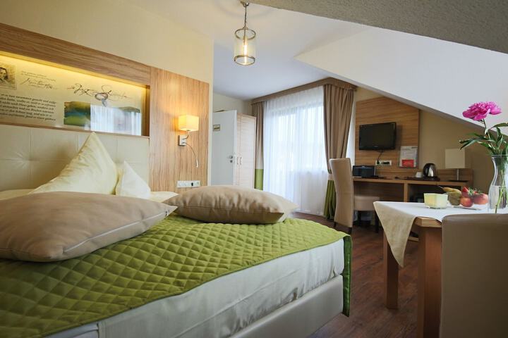 Room 12 of 74