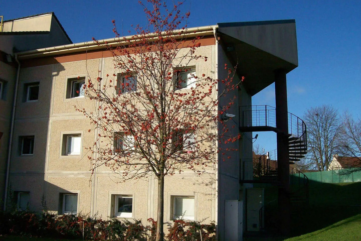 LEMON HOTEL CHANTELOUP-LES-VIGNES