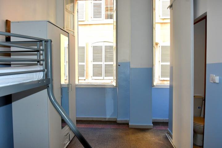 Room 2 of 7