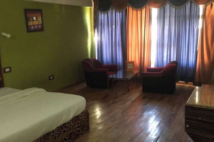 Room 5 of 31