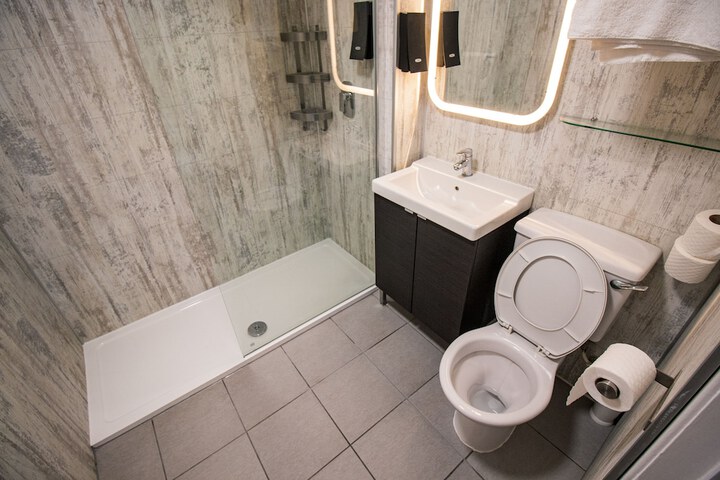 Clean Restrooms
