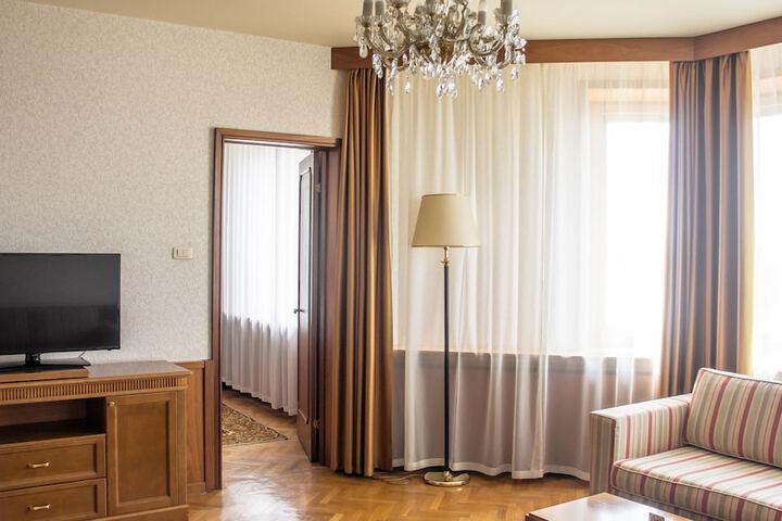 Room 42 of 113