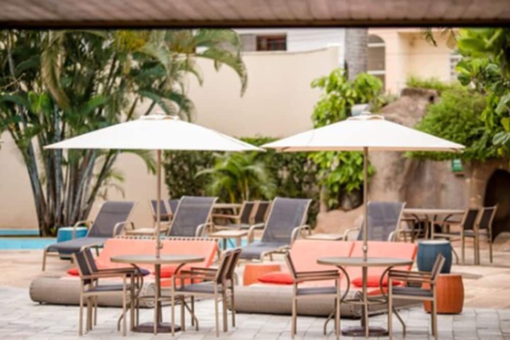 Hotel with Pool