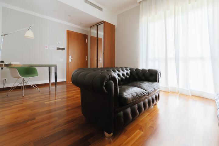 Room 33 of 74