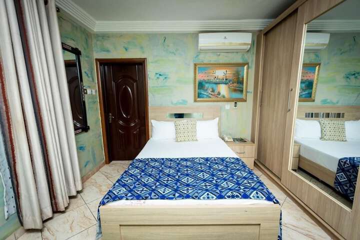 Room 49 of 130