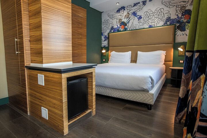 Room 53 of 136