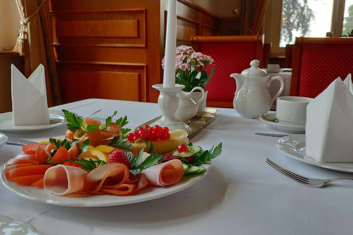 Breakfast/Coffee Service 83 of 115