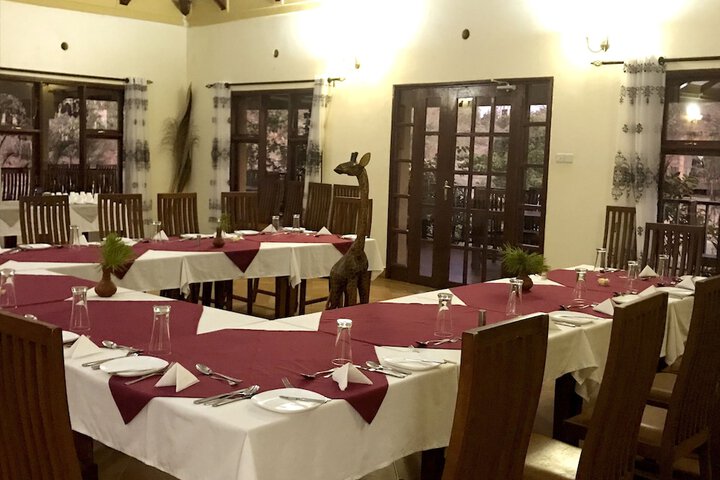 Dining 15 of 29