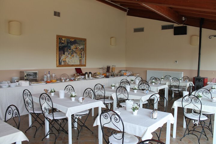 Dining 78 of 110