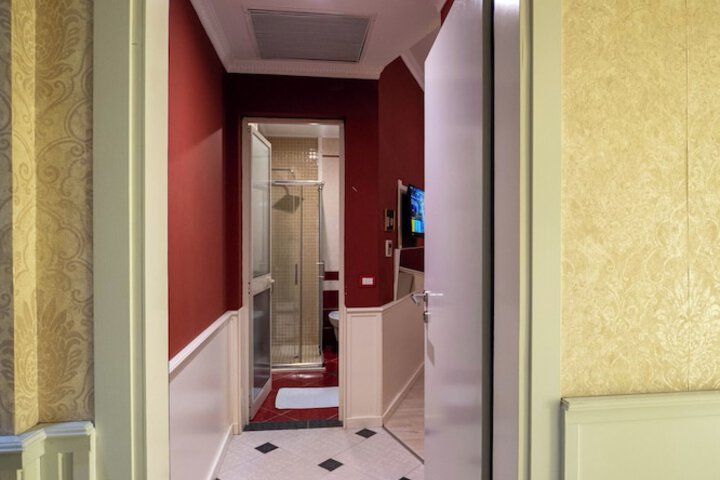 Room 73 of 188