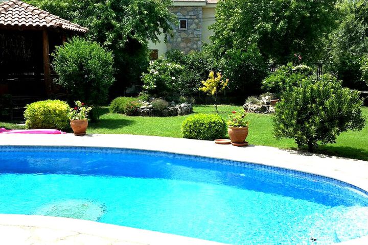 Pool 12 of 23