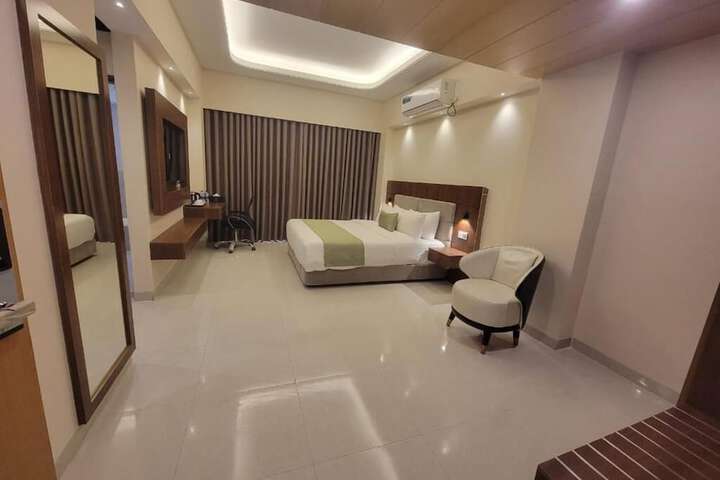 Room 2 of 58