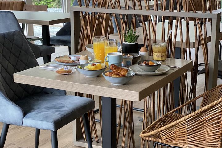 Breakfast/Coffee Service 78 of 127