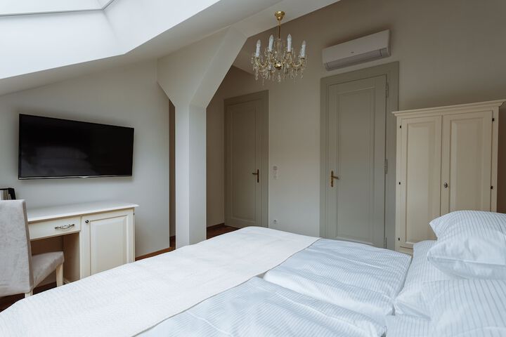 Room 15 of 70