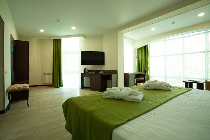 Room 14 of 36