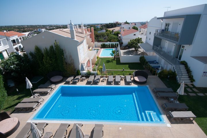 Hotel Pool