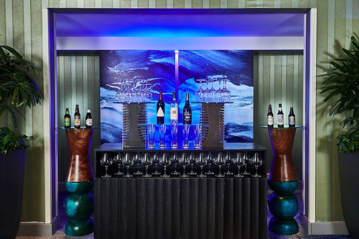 Banquet hall