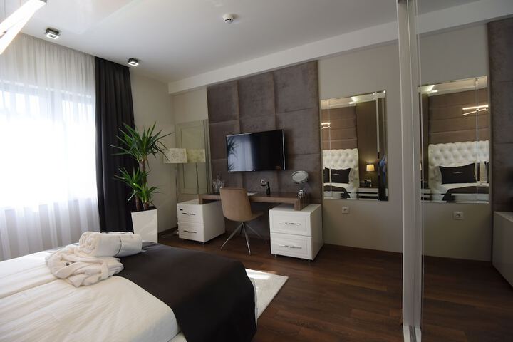 Room 8 of 58