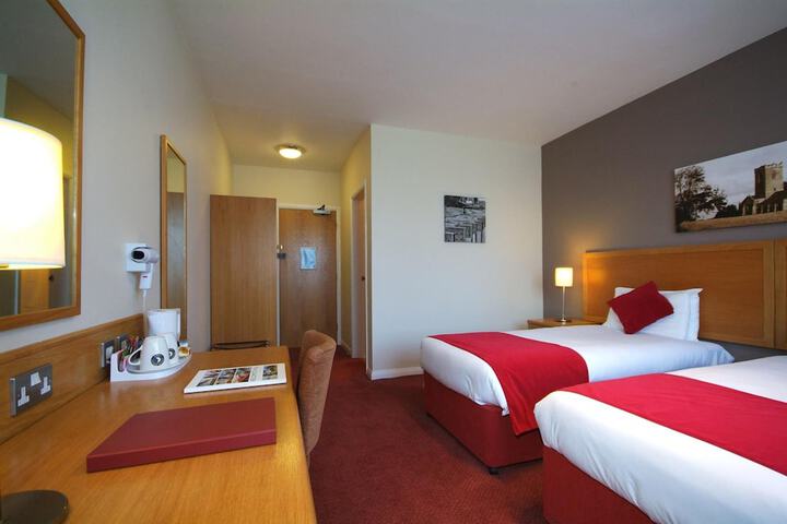 Room 27 of 60