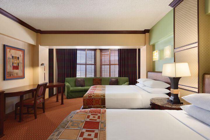 Deluxe 2 Queen Beds (2 of 4)