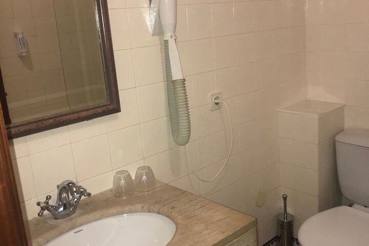 Room 50 of 98