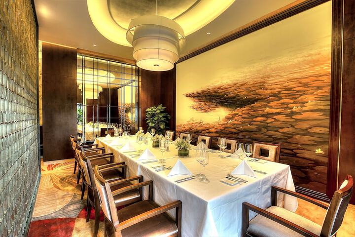 Dining 70 of 110