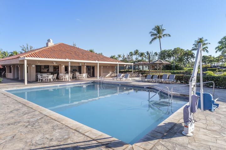 Hotel with Pool