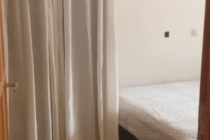 Room 7 of 32
