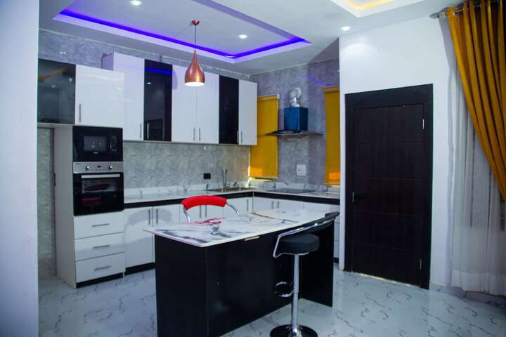 Room 12 of 24