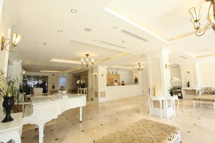 Hotel Lobby