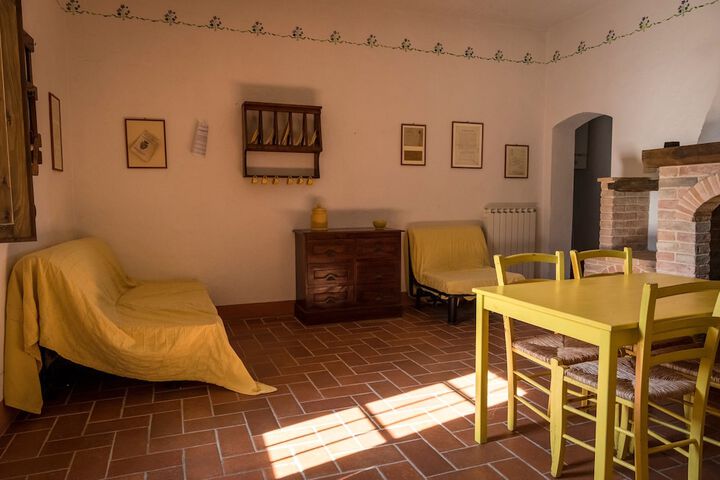 Room 21 of 33