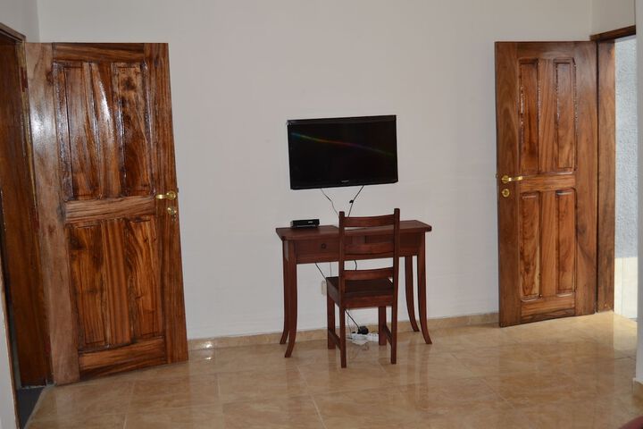 Room 5 of 11