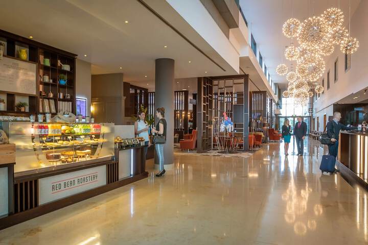 Entrance & Lobby