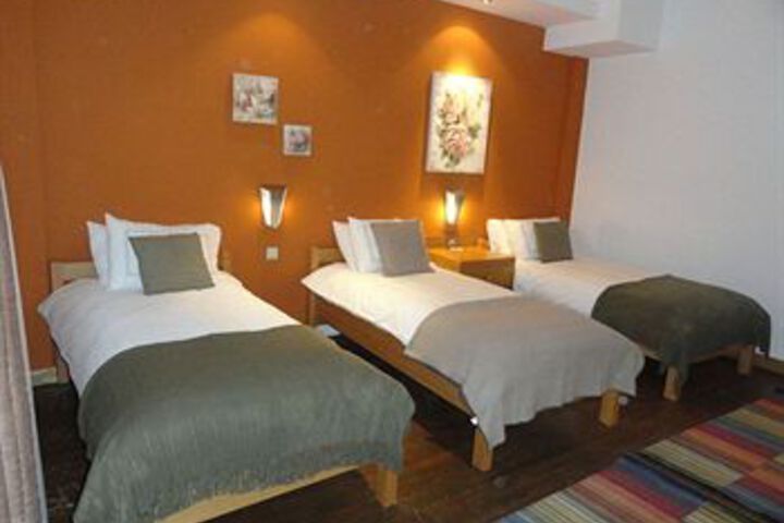 Room 9 of 49