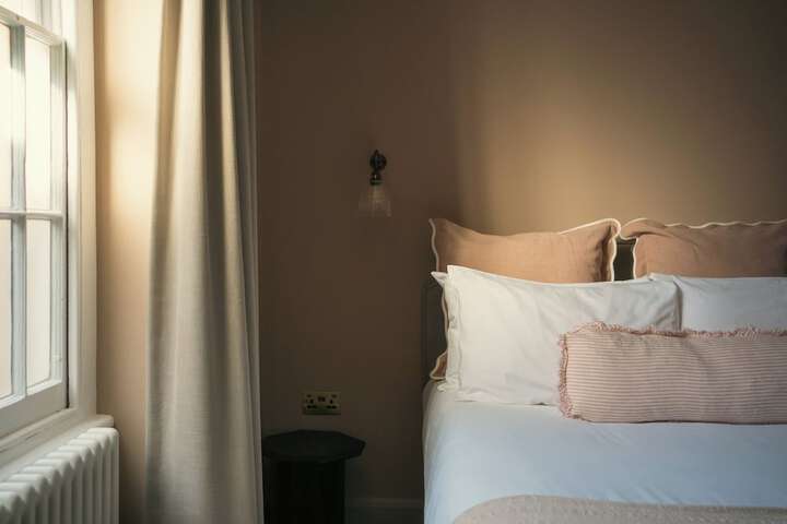 Room 72 of 123