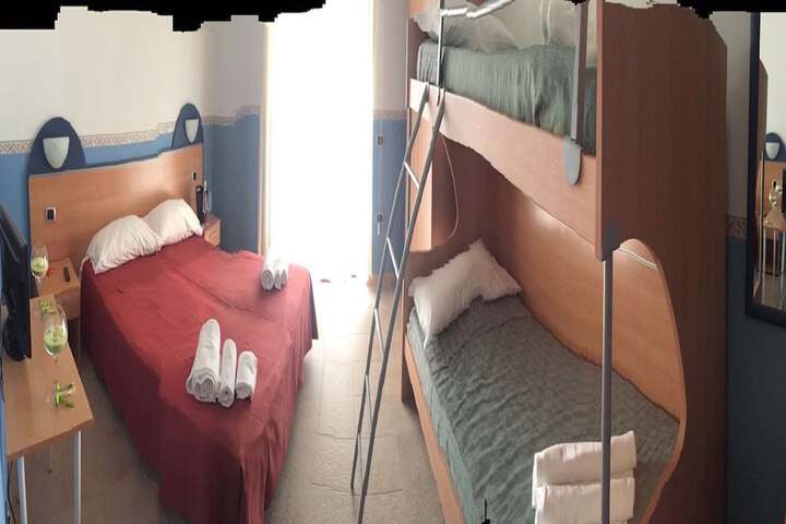 Room 17 of 27