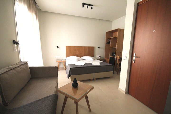 Room 26 of 33