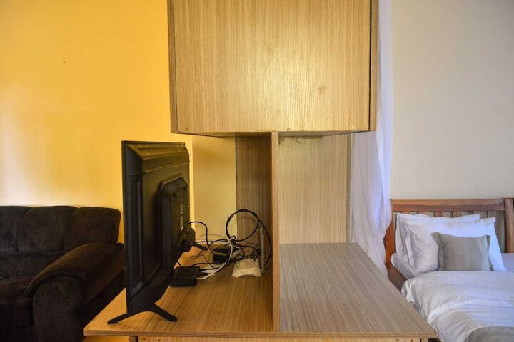Room 4 of 38