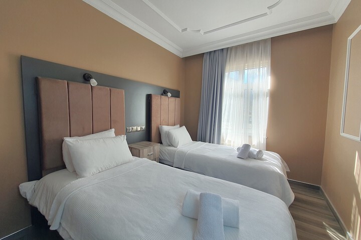 Room 26 of 154