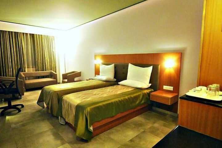 Room 8 of 39