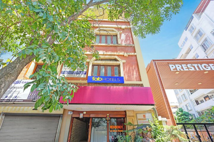 Fabhotel Royal Grand Residency