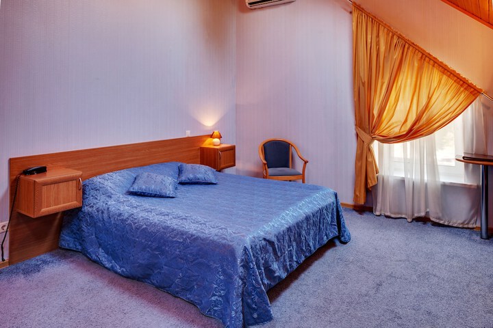 Room 16 of 170