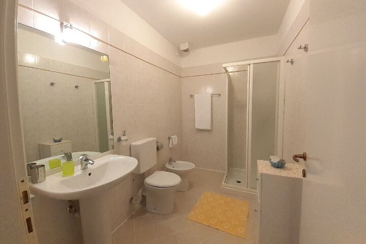 Room 13 of 29