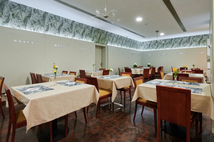 Dining 148 of 186
