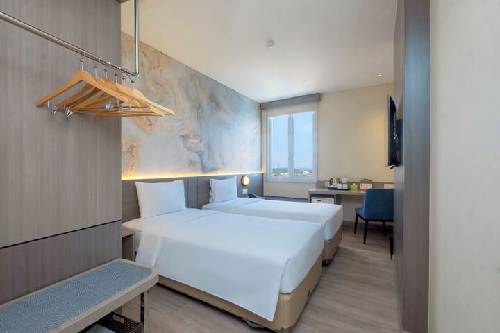 Room 6 of 43