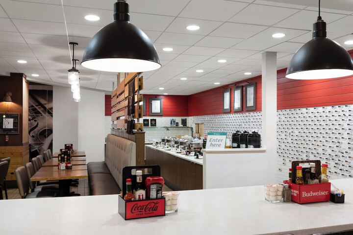 Breakfast/Coffee Service 80 of 121