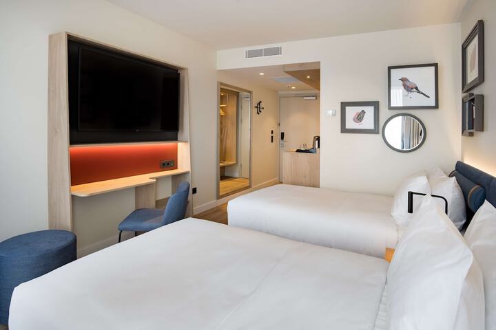 Room 14 of 51