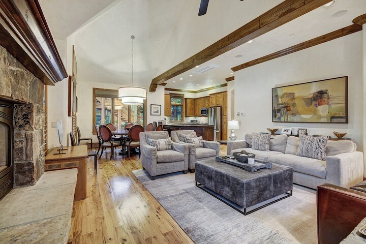 Room 208 of 493