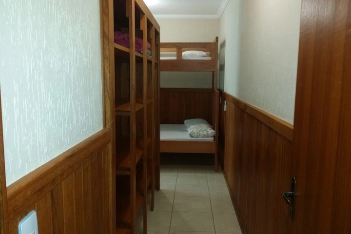 Room 4 of 6