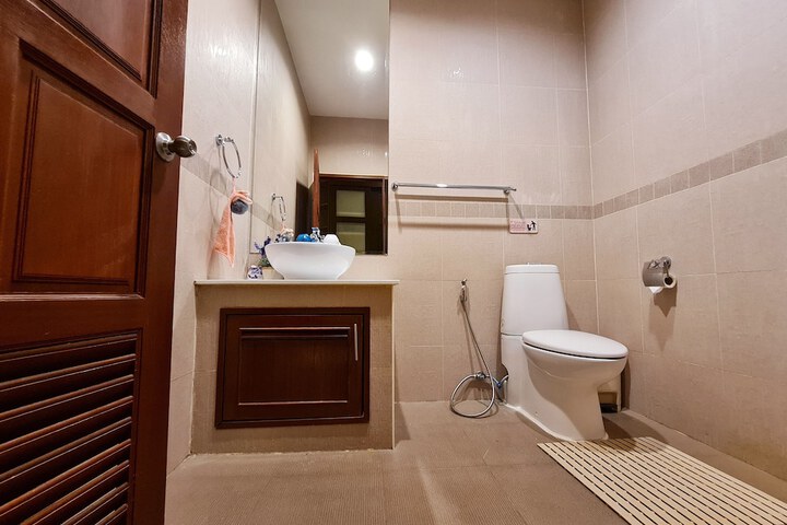 Room 13 of 25